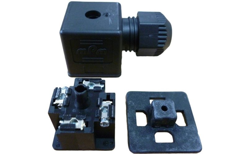 4 pin Switch Plug