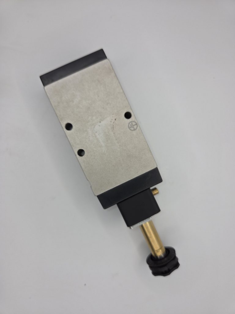 1/8″ 3/2 Push Pull Switch