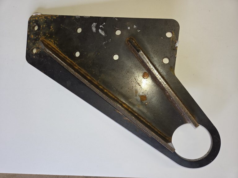 Tank Pivot Bracket O/S