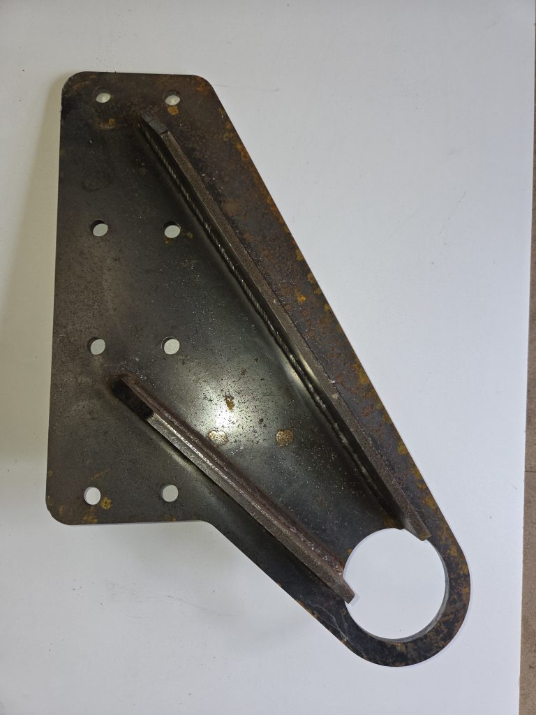 Tank Pivot Bracket N/S
